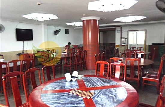 海南万宁兴隆旅游区候鸟时光老年疗养基地(温泉基地)干静整洁的餐厅服务设施。